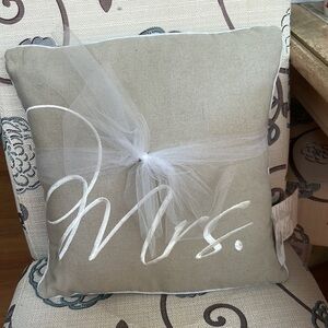 Brand: Grasslands Road Color: Tan